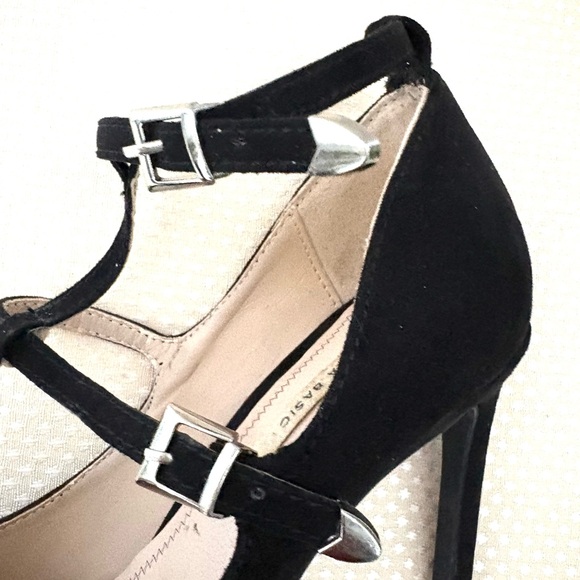 Zara Basic Black Strappy Heels - Picture 6 of 7